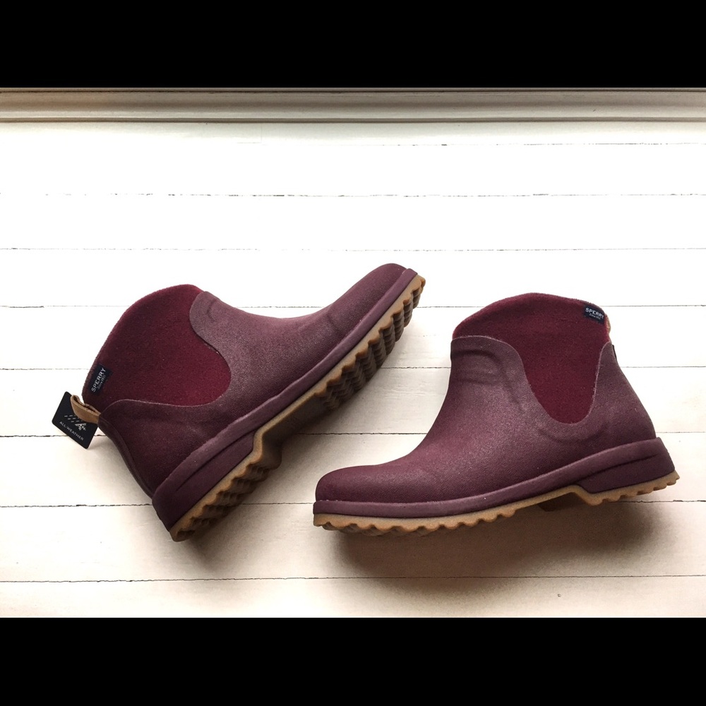NEW SPERRY MARITIME GALE BOOTS